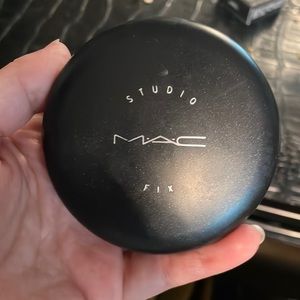 Mac Studio fix Powder foundation